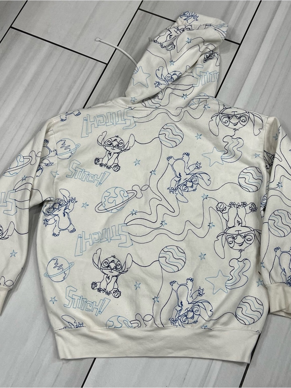 Disney Stitch Zip Up Hoodie Womens Large Cream All Over Print Embroidered Space - Picture 8 of 8